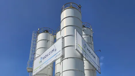holcim-wytwornia-krakow-silosy.jpg